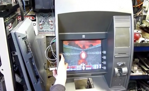 Играта Doom върви и на банкомат /видео/