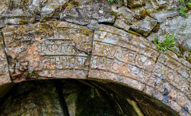 Подновяват разкопките на Светилището на нимфите и Афродита