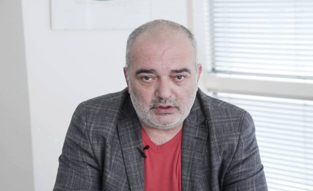 Арман Бабикян: Борисов като Форест Гъмп взема от кутията бонбона, който му харесва