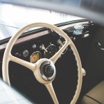 77-годишна авантюристка ще обикаля света с ретро автомобил