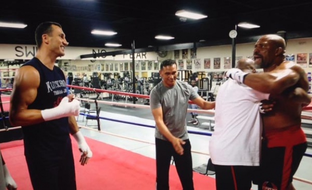 Американски боксьор към Кличко: Какъв е този Пулев?