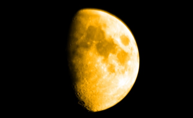 Метеорит е ударил Луната по време на затъмнението 
