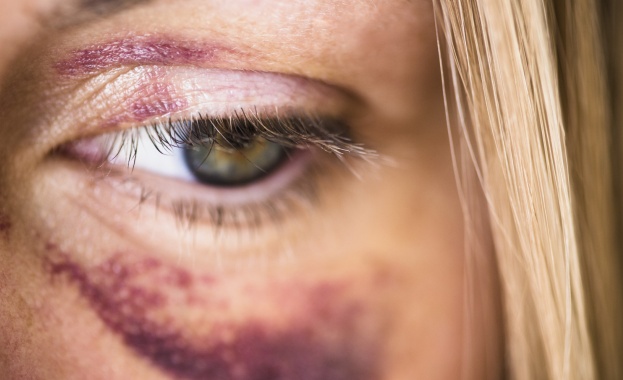 AVON стартира дигитална активация в подкрепа на жените, жертва на домашно насилие