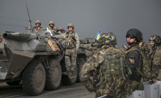 Украински войници са готови да отблъснат  руската атака