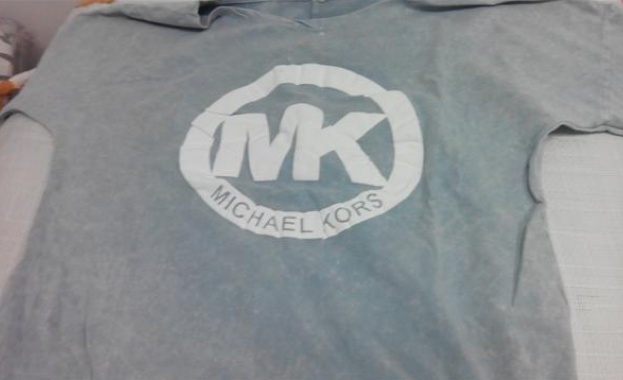 Недекларирани обувки и дрехи с етикети на известни марки задържаха на Капитан Андреево