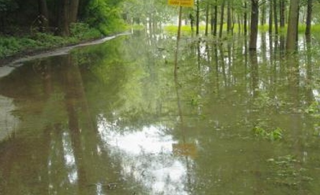 Наблюдават 12 язовира по поречието на река Скът