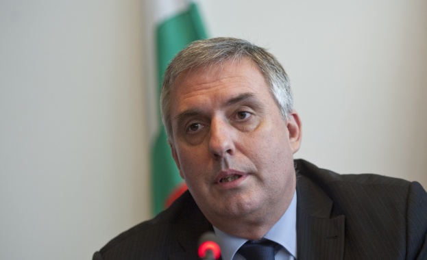 Ивайло Калфин: Близо 22% от българите живеят в бедност
