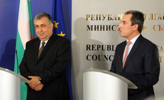 Крият разработка за чиновници протестъри 