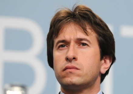 Министър Корман Исмаилов: Над 60% от пощенските служители са на минимална заплата, а изпълнителният директор получава над 7600 евро