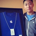 Sam Sung от Apple продава визитката си на търг 