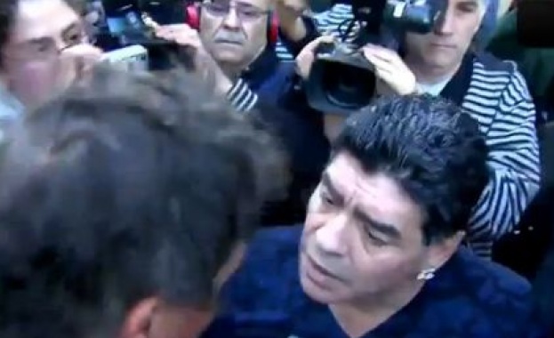 Марадона зашлеви журналист /видео/