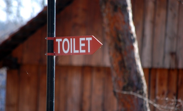 Румъния забрани външните тоалетни, налага драстични глоби