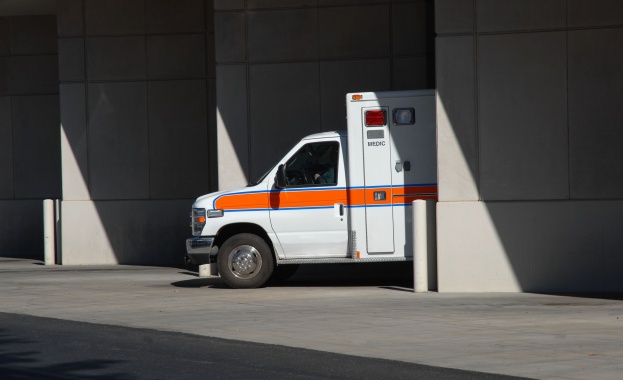 Бивш депутат е с опасност за живота след падане от 3-я етаж