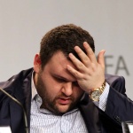 Ваньо е равно на...Пеевски...