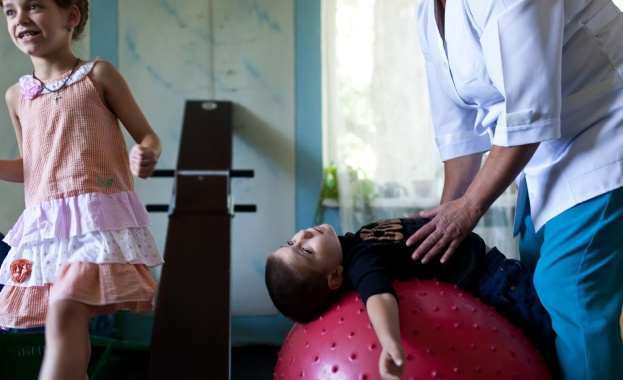 Независим консултант препоръча нов план за изпълнение на Националната стратегия за деинституционализация на децата в България