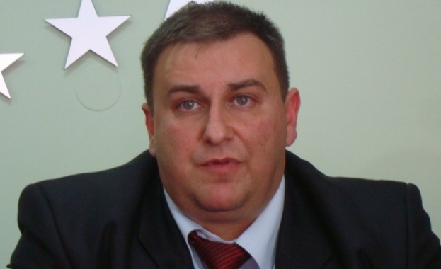 Емил Радев: Българският парламент е по-забавен от Европарламента  