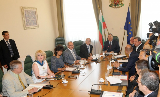 Отпускат авансово един милион лева за Мизия