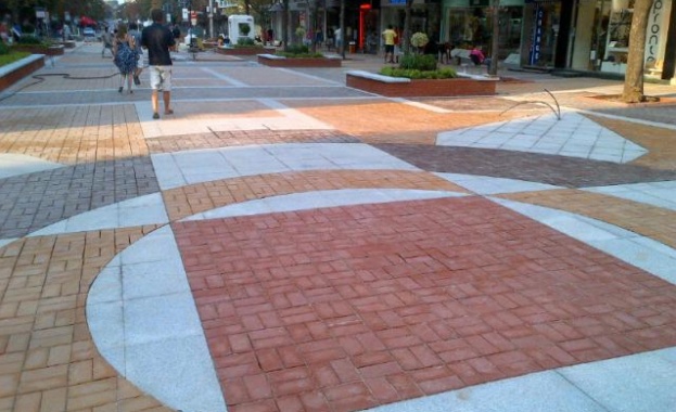 Жалба забавя ремонта на бул. "Витоша" в София?