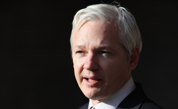 Еквадор гони основателя на "Уикилийкс" Джулиан Асандж