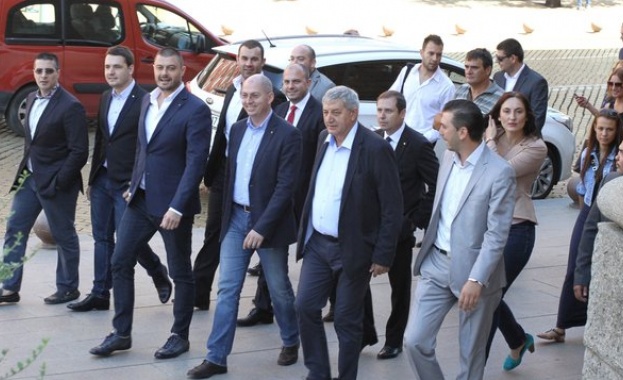 „Лидер“ влезе в коалиция „България без цензура“