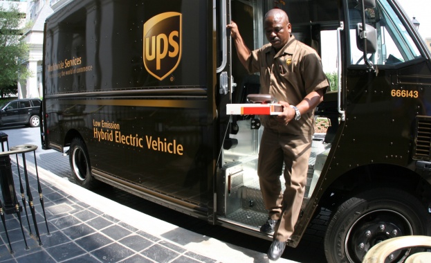 Хакери откраднаха данни за стотици хиляди сделки на UPS