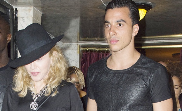 Мадона разкара младия си любовник