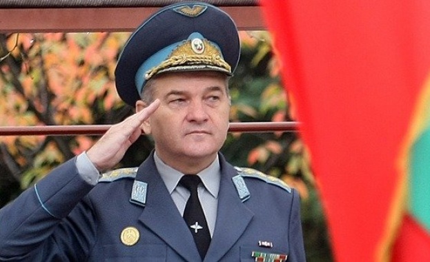 Бившият шеф на отбраната ще води листа на ДПС 