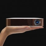 Новият Bluetooth  MiniBeam проектор от LG осигурява поративно мултимедийно преживяване 