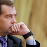 Медведев е обезпокоен от изчезването на фотографа Стенин в Украйна