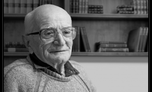 24-часово четене в памет на Валери Петров