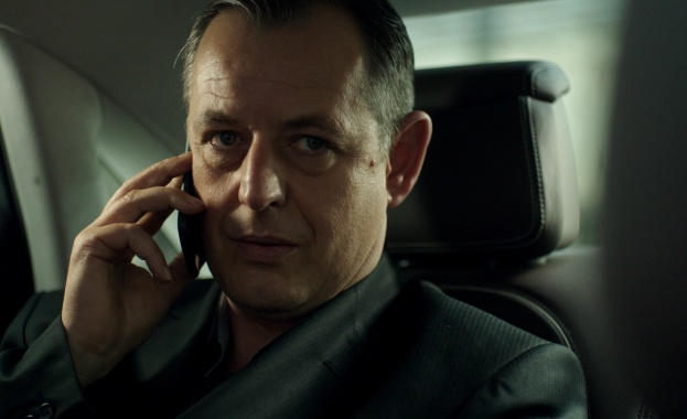 Джаро открива школа за киноактьори