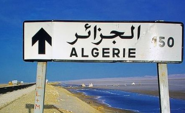 Украински самолет се разби в Южен Алжир