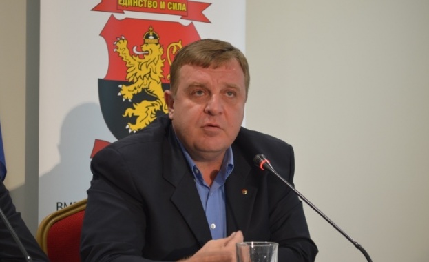 Каракачанов: Българските правителства не пожелаха да се заемат с ромските набези