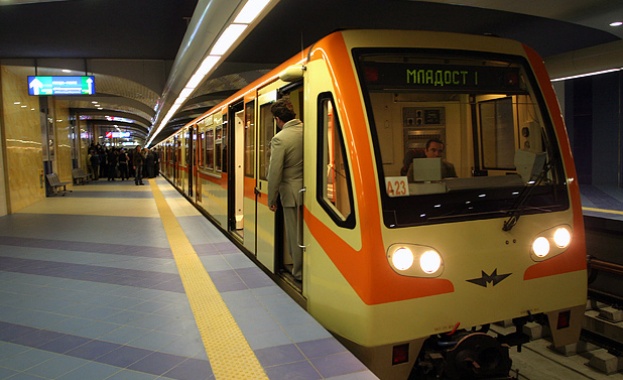  Около 1000 пътници блокирани с часове в московското метро