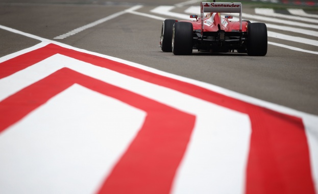 Алонсо остава във Ferrari 