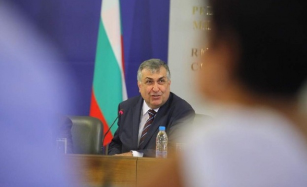 Проф. Близнашки: Иванов е отроче на бившата комунистическа номенклатура