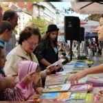 Деца, вземете нова книга срещу стара хартия