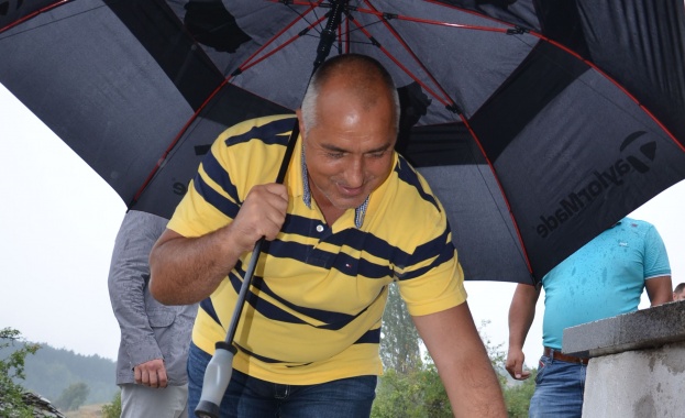 Осем минус шест? – четири...