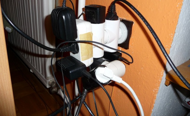 КНСБ: Потребяваш повече - плащаш повече. Каролев: Сложно, възможно и ненужно