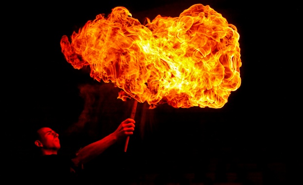 Лошият човек е като въглен