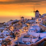 Жителите на Санторини са изморени от туристическите развлечения