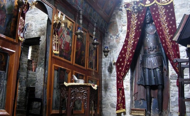 Силвия Томова: Ние сме жертви на митове, които създаваме сами  