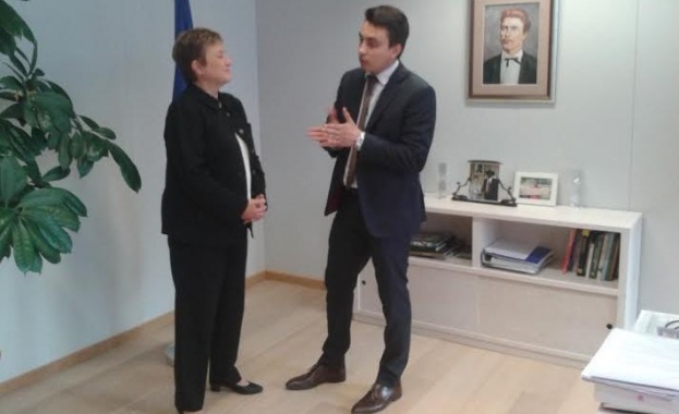 Момчил Неков се срещна с Кристалина Георгиева заради наводненията