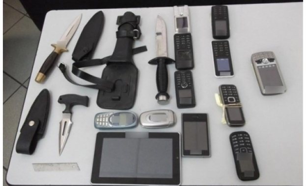 Гръцката полиция арестува двама българи, обвинени в убийство и притежание на оръжие