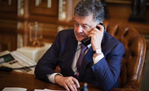 Бившият президент на Украйна Петро Порошенко официално е заподозрян по