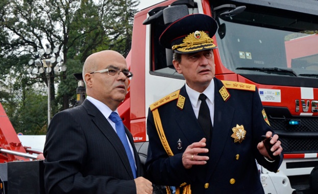 Бакалов към пожарникарите и спасителите: Благодаря за ежедневната всеотдайност