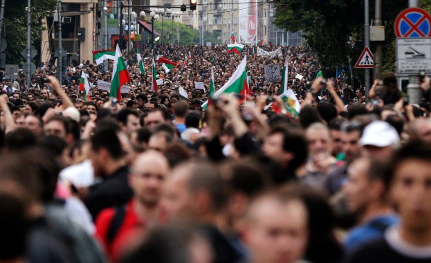 АФИС: Изненадата на вота може да са малките партии 