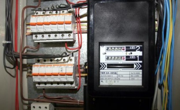 Токът поскъпва от 1 октомври. Парното - не