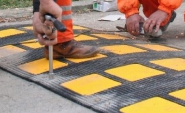 Жители на Бараково протестират, искат "легнали полицаи"