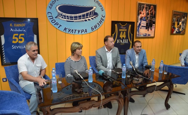 Гуцанов изригна: Къде е ремонтът от заделените 5 млн. лв. за спортна зала?